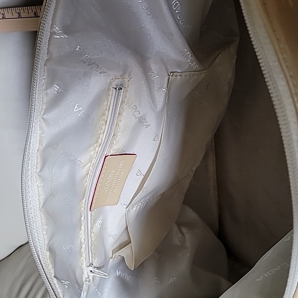 Handbag - Picture 2 of 4